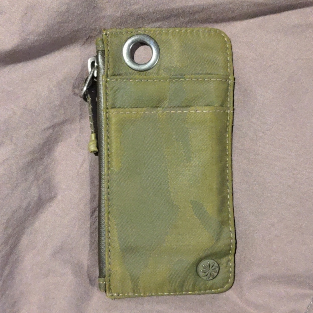 Athlete coffee run wallet